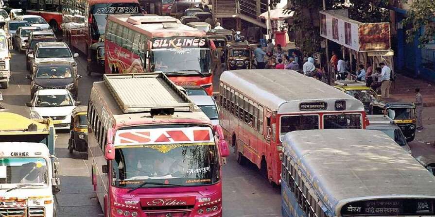 Private buses: ప్రైవేట్ ట్రావెల్స్ ‘‘సంక్రాంతి’’ దోపిడీ.. మూడు రెట్లు అధిక చార్జీలు!