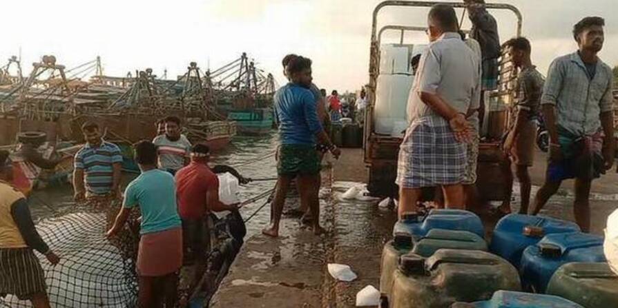 TN Boats: తమిళ‌నాడు మ‌త్స్య‌కార ప‌డ‌వ‌ను ఢీకొట్టిన శ్రీలంక కు చెందిన నౌక‌