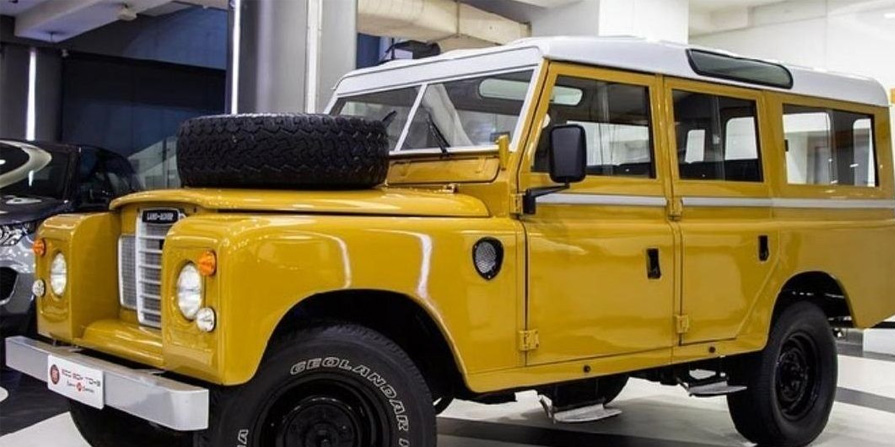 Dhoni Car2
