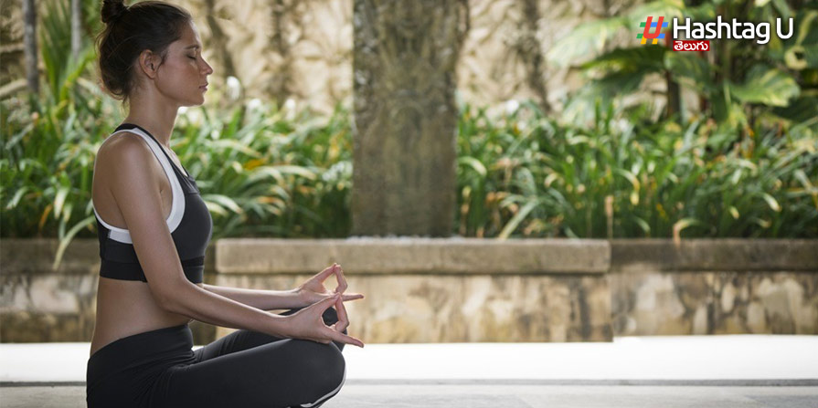 Face Yoga: మీ ముఖం ఉబ్బిందా.. అయితే ఫేస్ యోగా ట్రై చేయండి!
