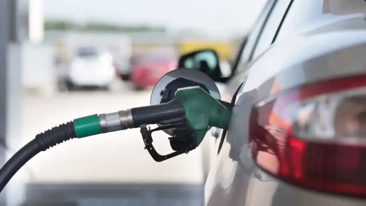 Fuel Price: సోమవారం పెట్రోల్, డీజిల్ ధరలు