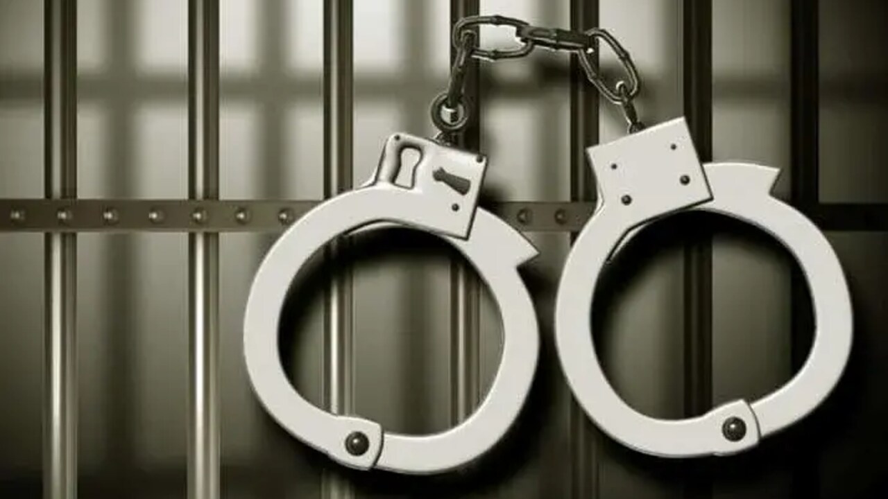 42 teachers arrested: టెన్త్ పరీక్ష పత్రాల లీక్…42మంది టీచర్లు సస్పెండ్..!!