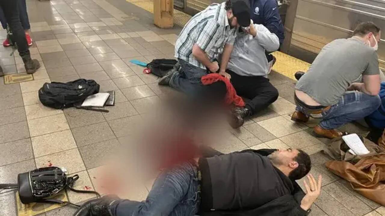 Subway Attack: న్యూయార్క్ లో కాల్పులు. 13 మంది మృతి