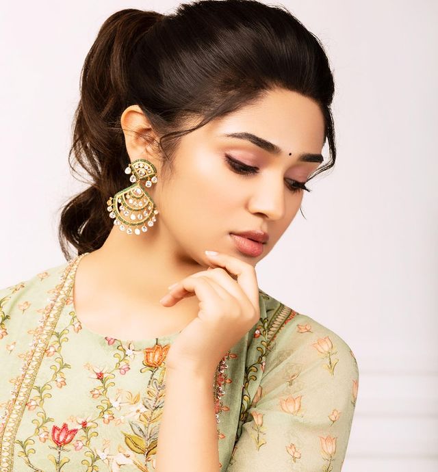 9 gorgeous earrings worn by Krithi Shetty