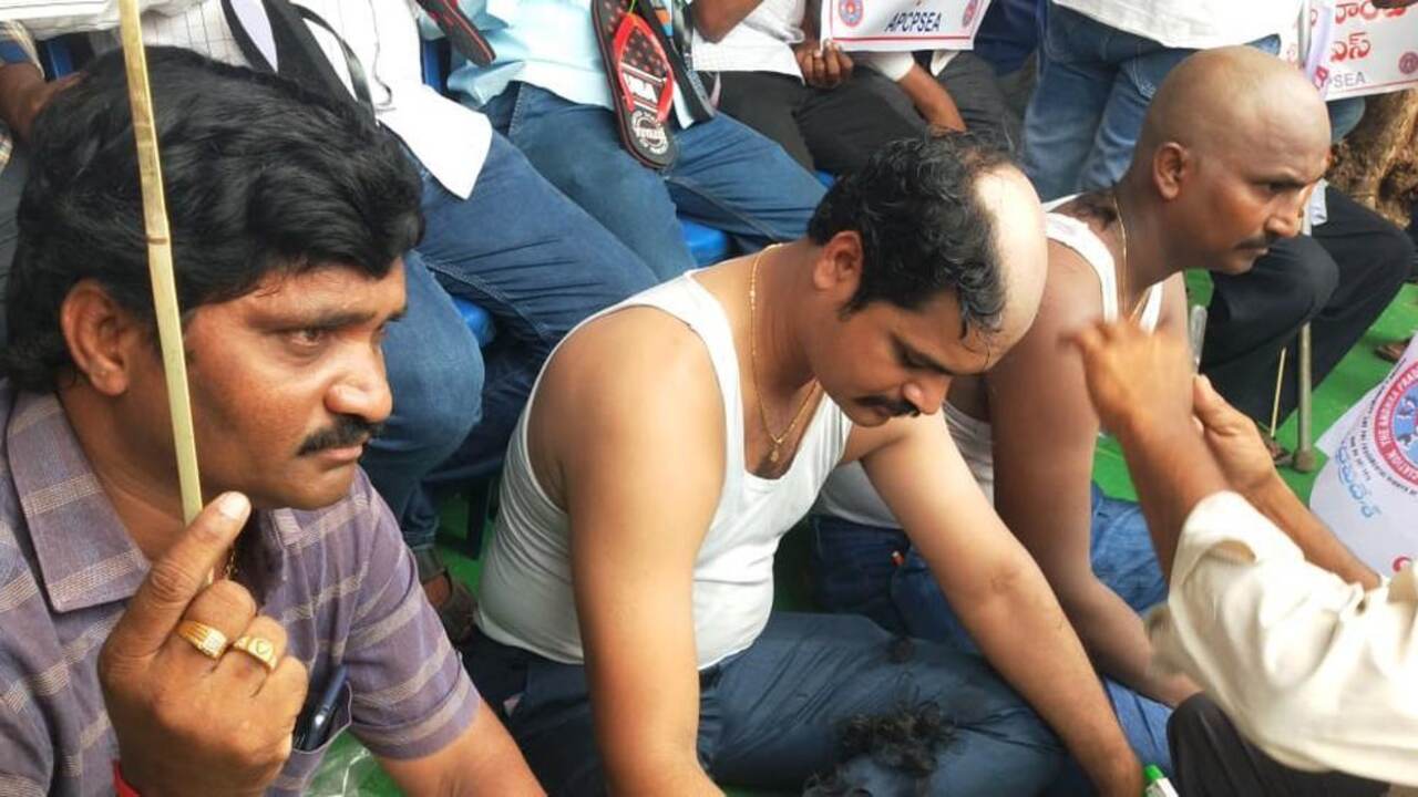 Employees Unique Protest: ఏపీ ఉద్యోగుల నిరసన భలే భలే!