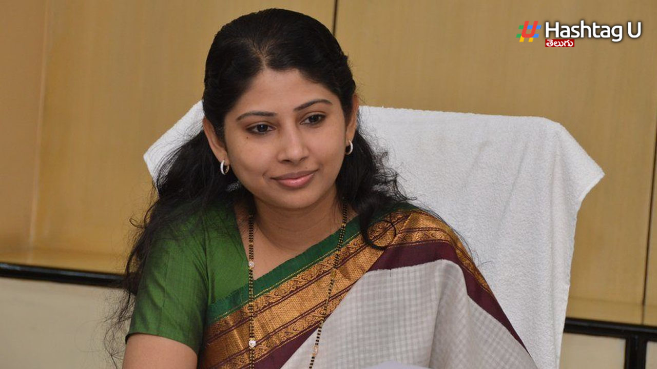 Smita Sabharwal: స్మితా సబర్వాల్ ఇంట్లోకి చొరబడ్డ ‘డిప్యూటీ తహసీల్దార్’ సస్పెండ్