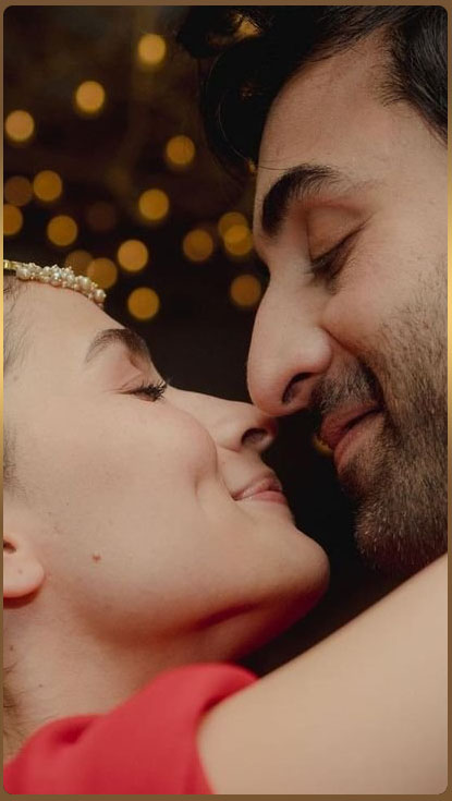 On Alia Bhatt And Ranbir Kapoor's One Month Wedding Anniversary, adorable pics