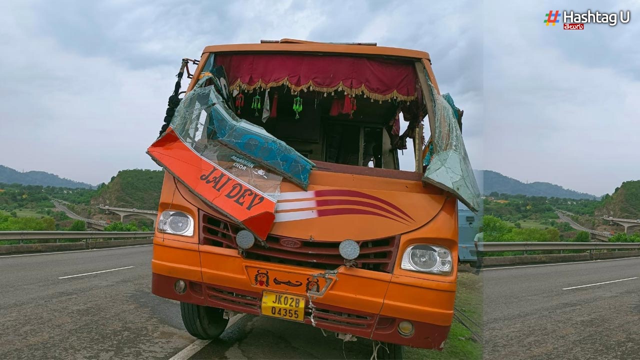 Bus Accident: జ‌మ్ము కాశ్మీర్‌లో బ‌స్సు బోల్తా.. 25 మందికి గాయాలు