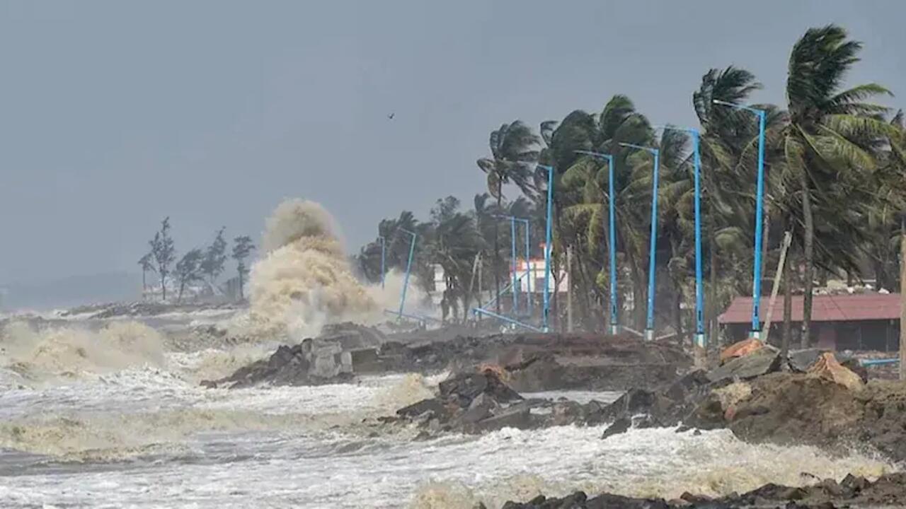 Cyclone Mandous: ఏపీకి తుఫాన్ ముప్పు.. హెచ్చరించిన వాతావరణశాఖ