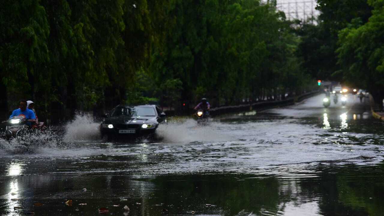 Heavy Rains : తెలంగాణ వ్యాప్తంగా భారీ వ‌ర్షాలు.. పొంగుతున్న వాగులు,