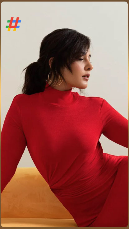 Rashi Khanna Exquisite Looks In Red Top