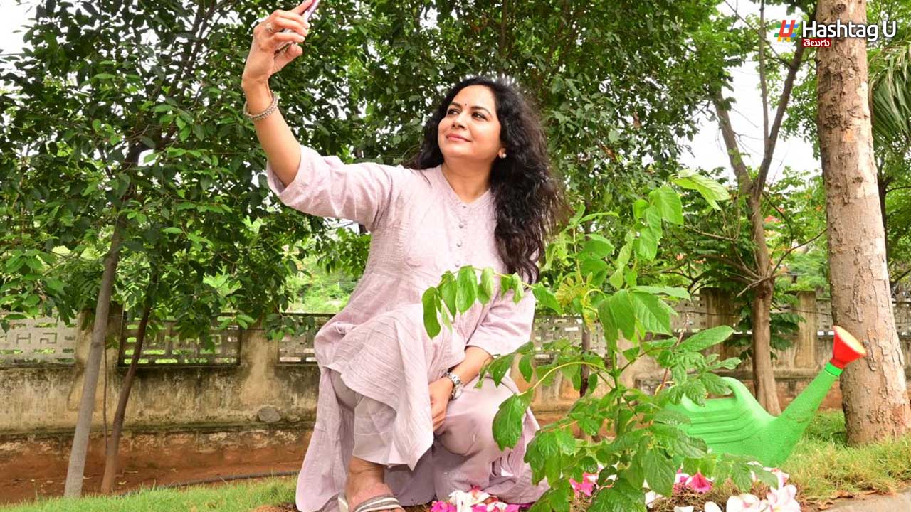 Singer Sunitha In Green Challenge: ప్రకృతిని తల్లిలా చూసుకోవాలి!