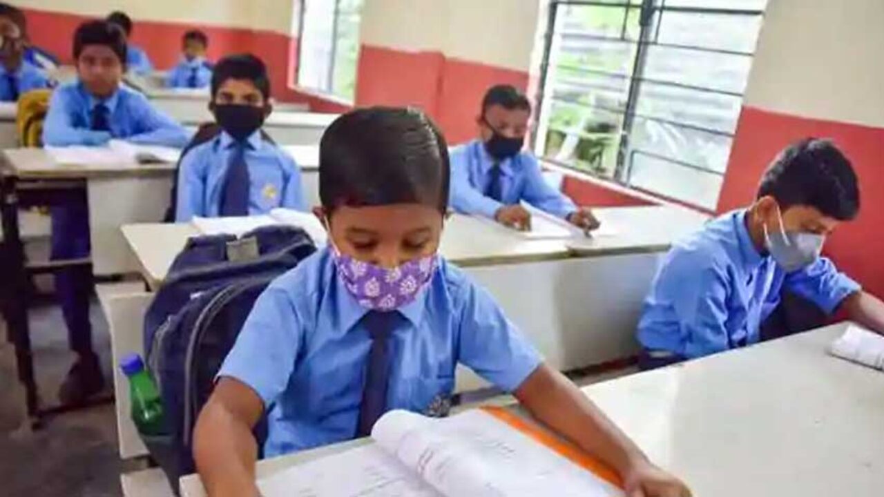 Schools Reopen In AP : ఏపీలో ప్రారంభ‌మైన పాఠ‌శాల‌లు.. తొలిరోజే జ‌గ‌న‌న్న విద్యాకానుక కిట్ల పంపిణీ