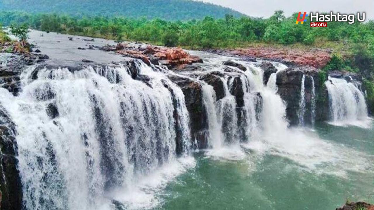 Bogatha Waterfall: బొగత జలపాతం ఉగ్రరూపం, టూరిస్టులకు నో ఎంట్రీ