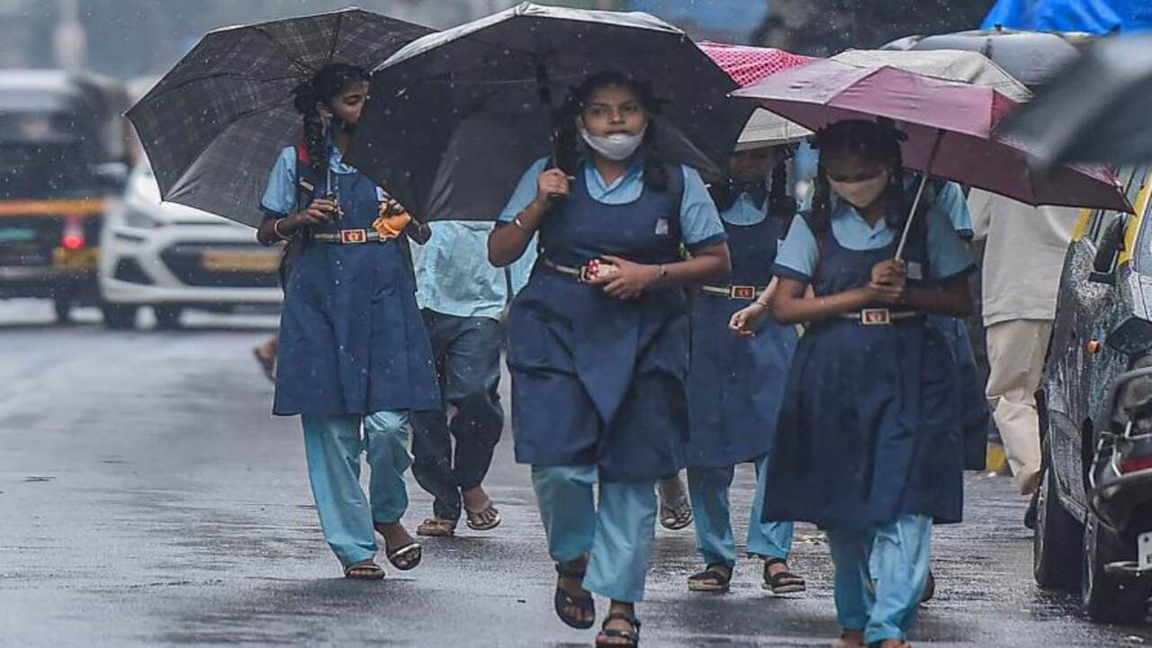 Heavy Rains In AP : బంగాళాఖాతంలో బలపడిన అల్పపీడనం..ఏపీలో పలు ప్రాంతాల్లో భారీ వ‌ర్షాలు
