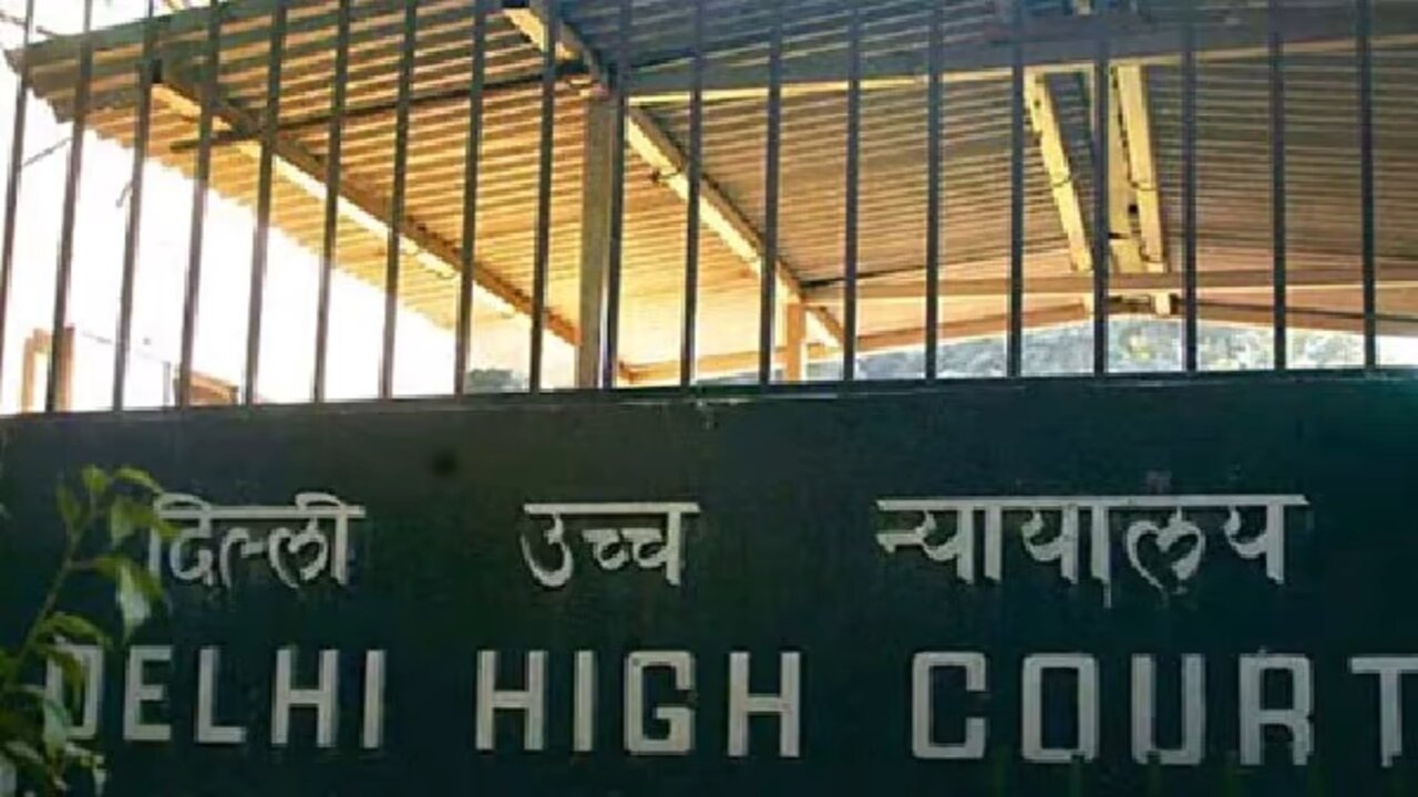 Delhi High Court : ట్రాన్స్‌జెండర్ల మరుగుదొడ్ల నిర్మాణానికి 8వారాల గ‌డువు ఇచ్చిన ఢిల్లీ హైకోర్టు