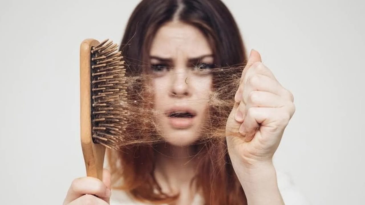 Hair Care: జుట్టు రాలకుండా ఉండాలంటే ఈ పనులు అస్సలు చెయ్యకండి.. అవి ఏంటంటే?
