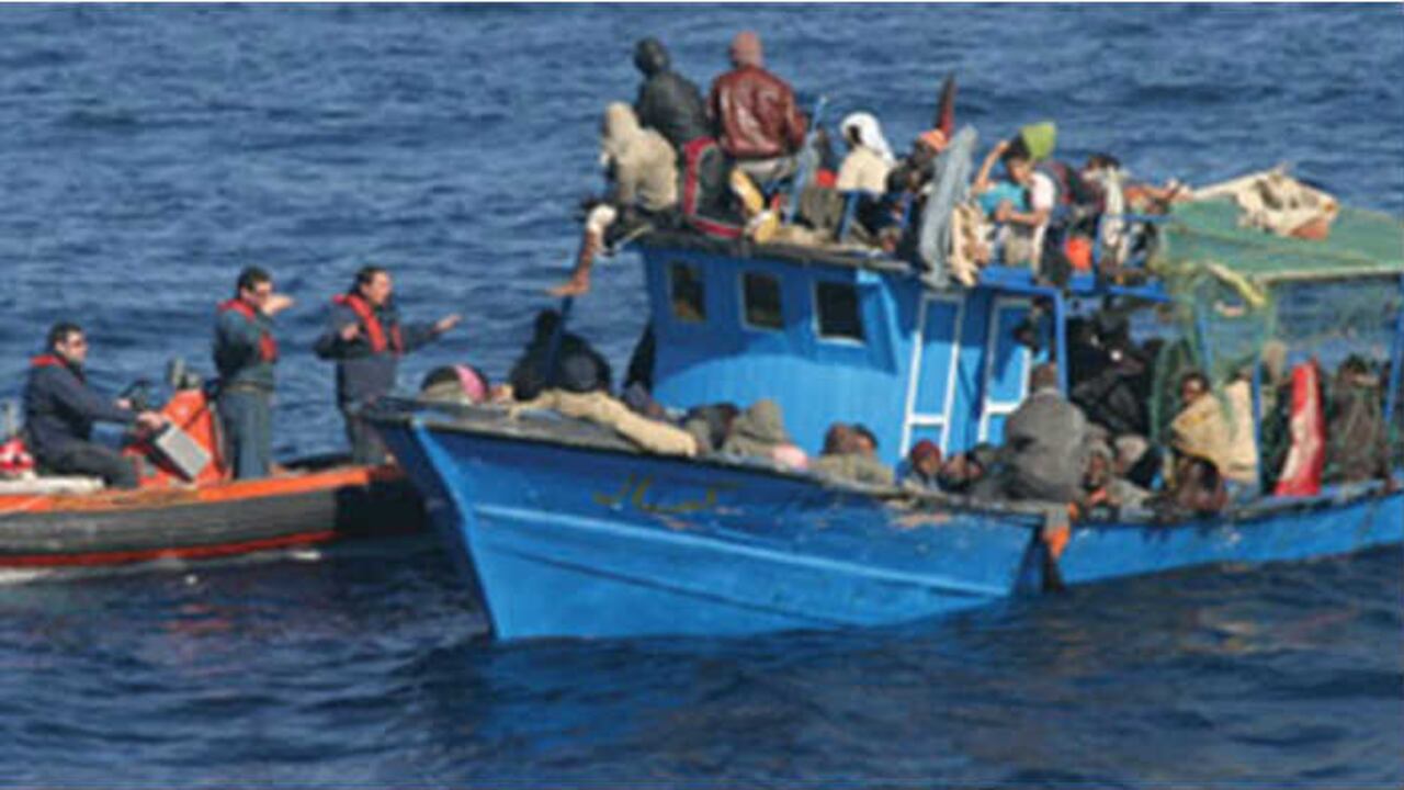 Indian Fishermen Arrested : భార‌త జాల‌ర్ల‌ను అరెస్ట్ చేసిన శ్రీలంక నేవీ.. మైన‌ర్ స‌హా 15 మంది..?