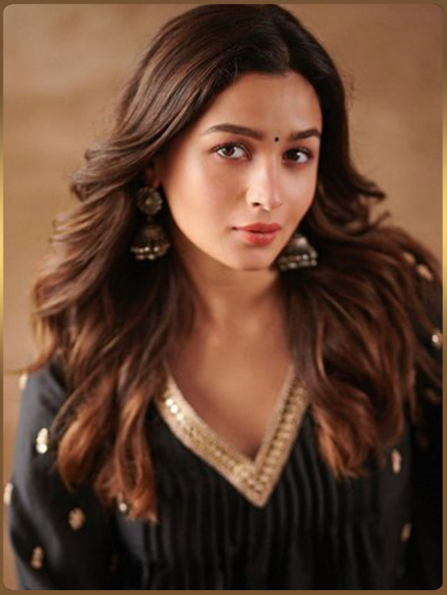 Alia Bhatt Looks Charming And Magical In A Black Ethnic Set