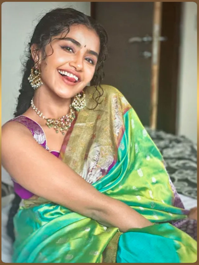 Anupama Parameswaram looks ravishingly cute in green saree