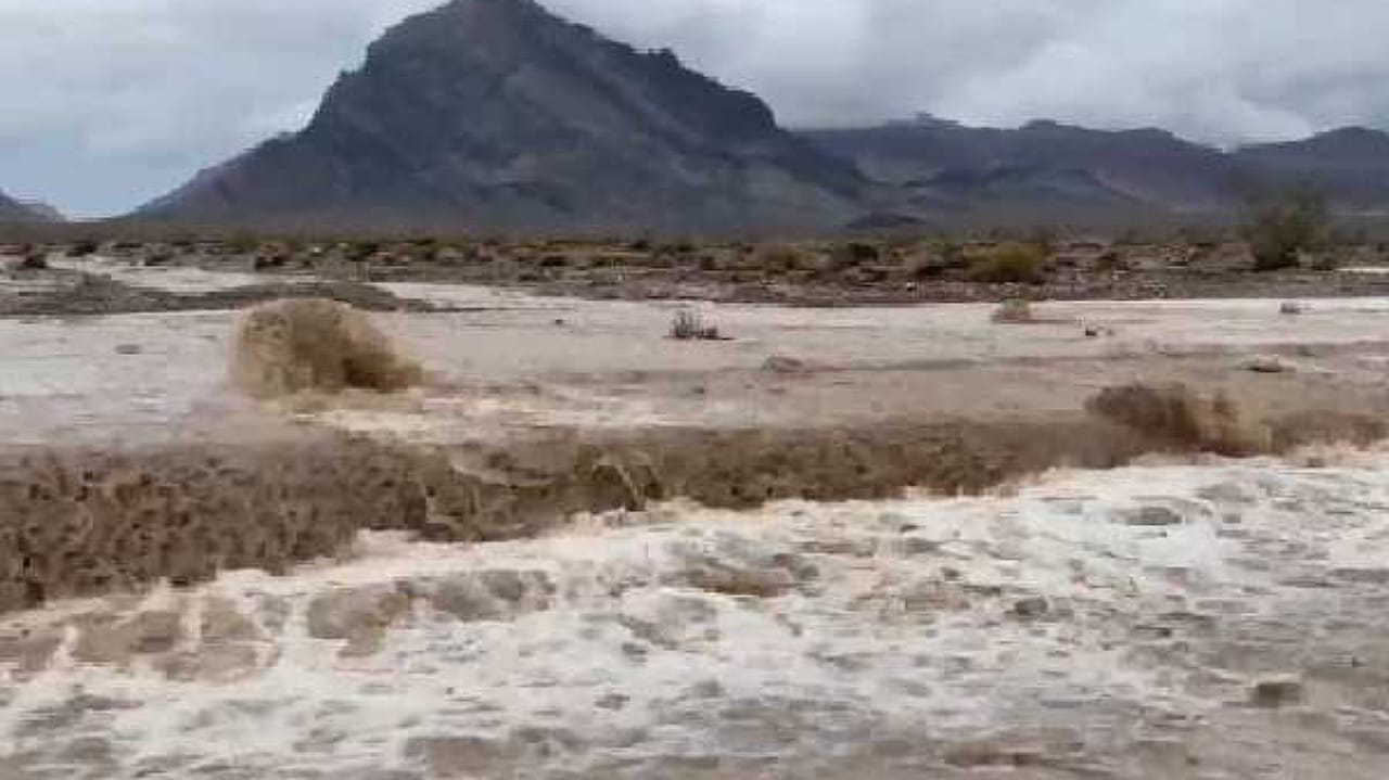 Floods in Death Valley..!: ప్రపంచంలోనే వేడి ప్రదేశం.. అక్కడ వరదలు..!