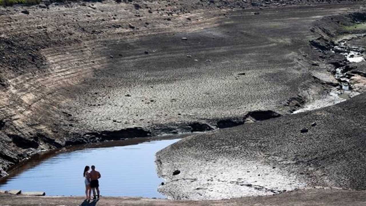 Drought : ఐరోపాను కమ్మేసిన కరువు మేఘాలు..ఎండిపోతున్న నదులు, పెరుగుతున్న ఉష్ణోగ్రత!!