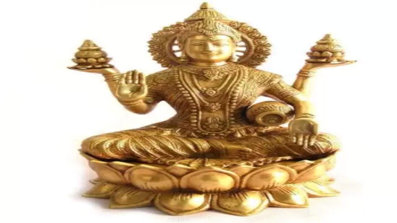 Goddess Lakshmi : ధన లక్ష్మి తలుపుతట్టాలంటే, ఈ విగ్రహం మీ ఇంట్లో ఉండి తీరాల్సిందే…!!