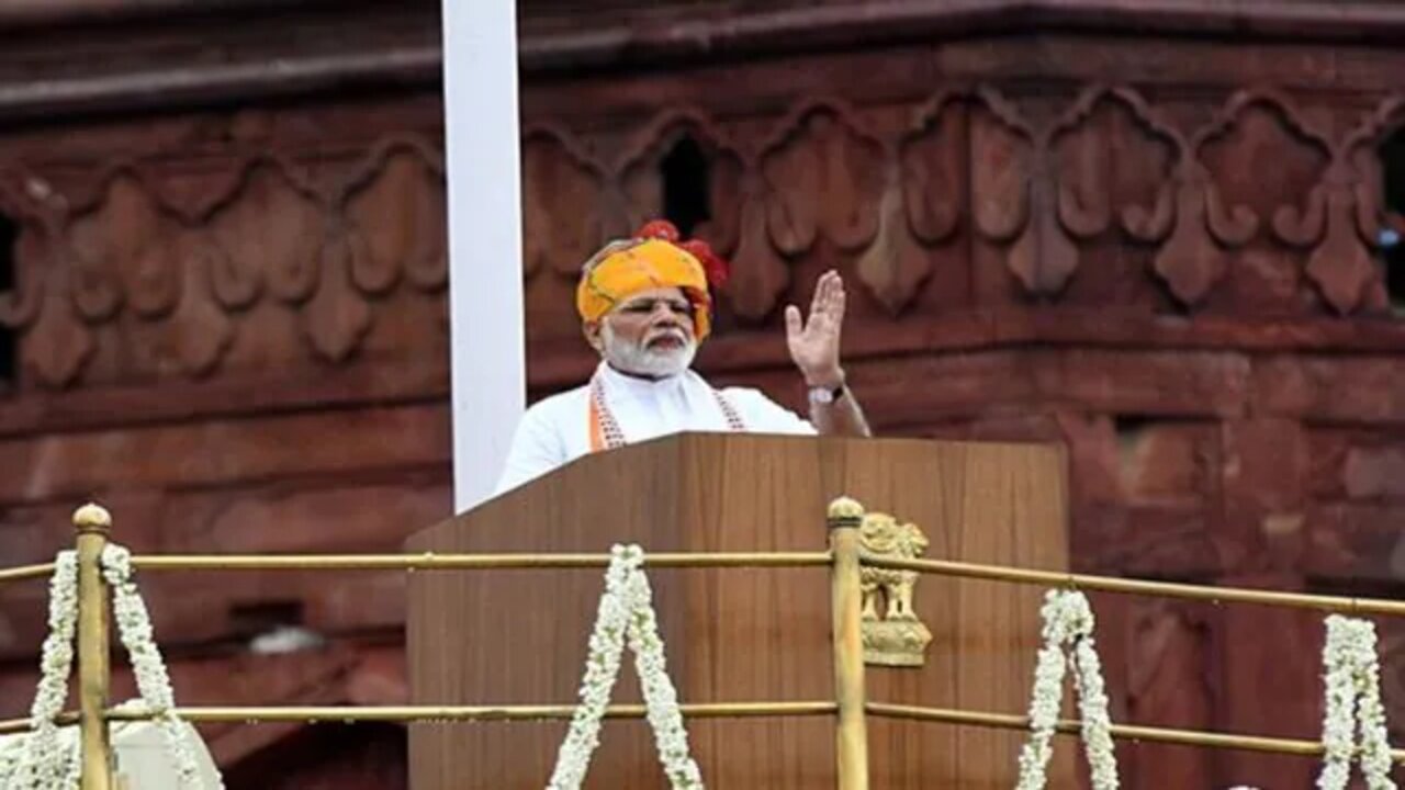 PM Modi : ఆ రెండు చెదపురుగులు దేశాన్ని పట్టిపీడిస్తున్నాయి..!!