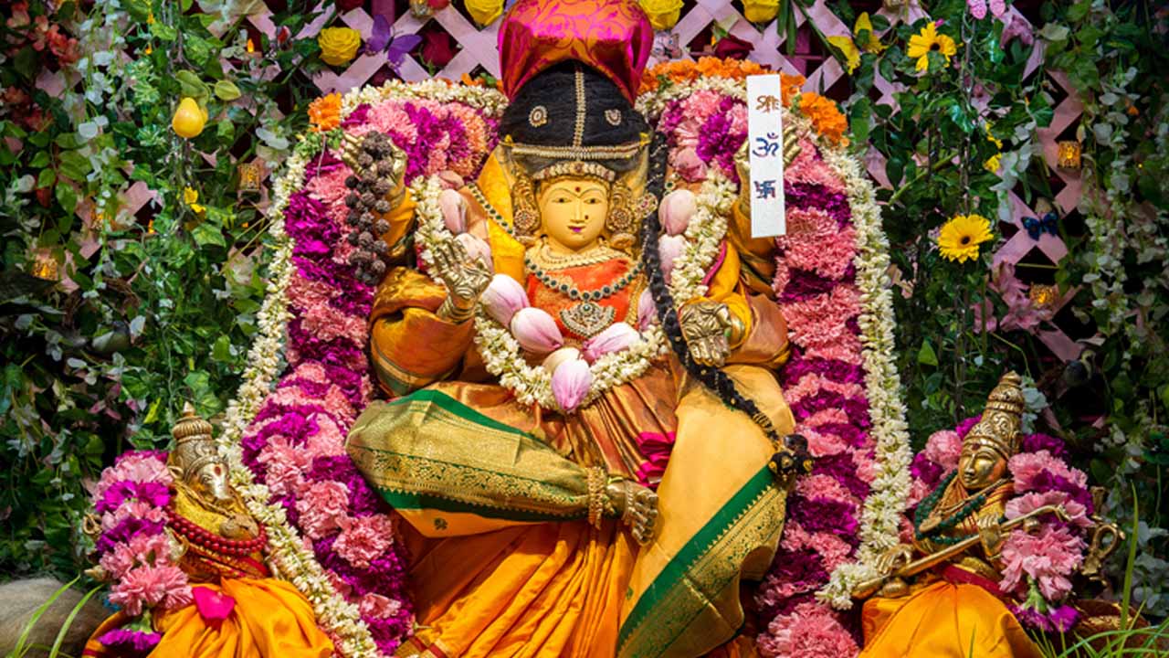 Bala Tripura Sundari Devi: బాలత్రిపుర సుందరీ దేవిగా అమ్మ‌వారు.. ఏం చేయాలో తెలుసుకోండిలా..!