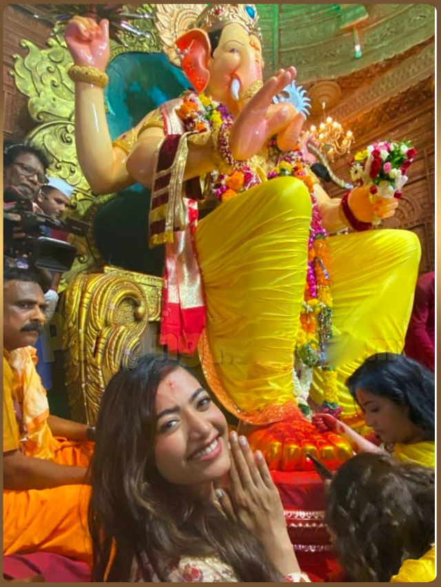 Rashmika Mandanna exudes joy as she visits Mumbai’s Lalbaugcha Raja