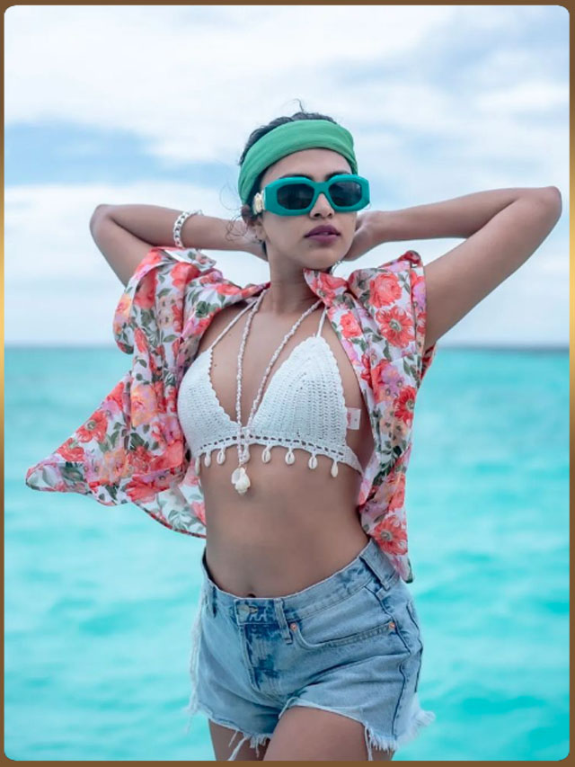 Amala Paul Flaunts Her Toned Physique As She Shows Off Her Sexy Beach Style During Maldivian Vacay