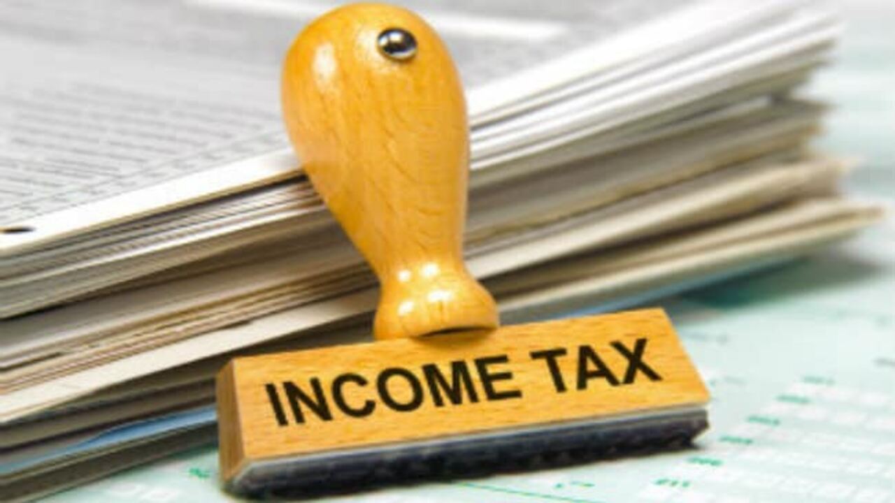 Income Tax : ఏపీ ట్రెజరీ అధికారులకు ఐటీ నోటీసులు..?
