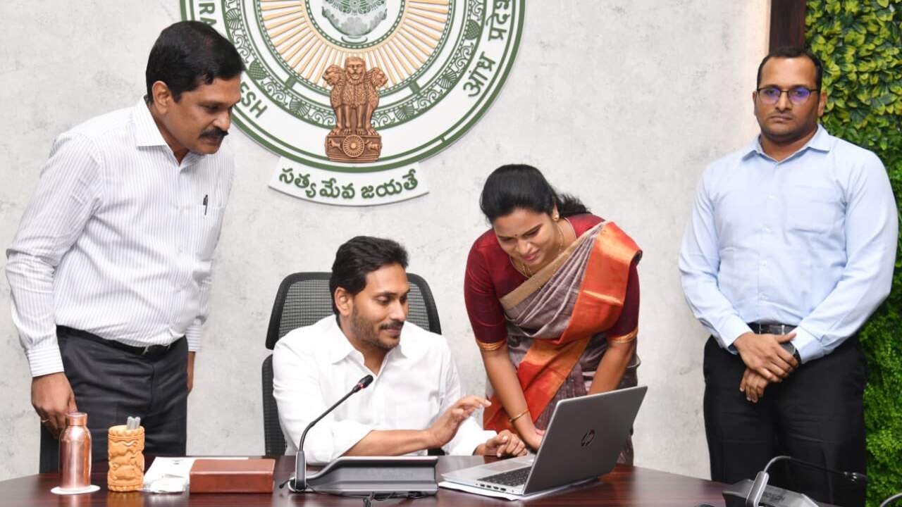 AP CM Jagan : వైద్య ఆరోగ్య శాఖపై సీఎం జ‌గ‌న్ స‌మీక్ష‌.. ఆరోగ్య‌శ్రీ కింద వైద్య చికిత్స‌ల సంఖ్య పెంపు