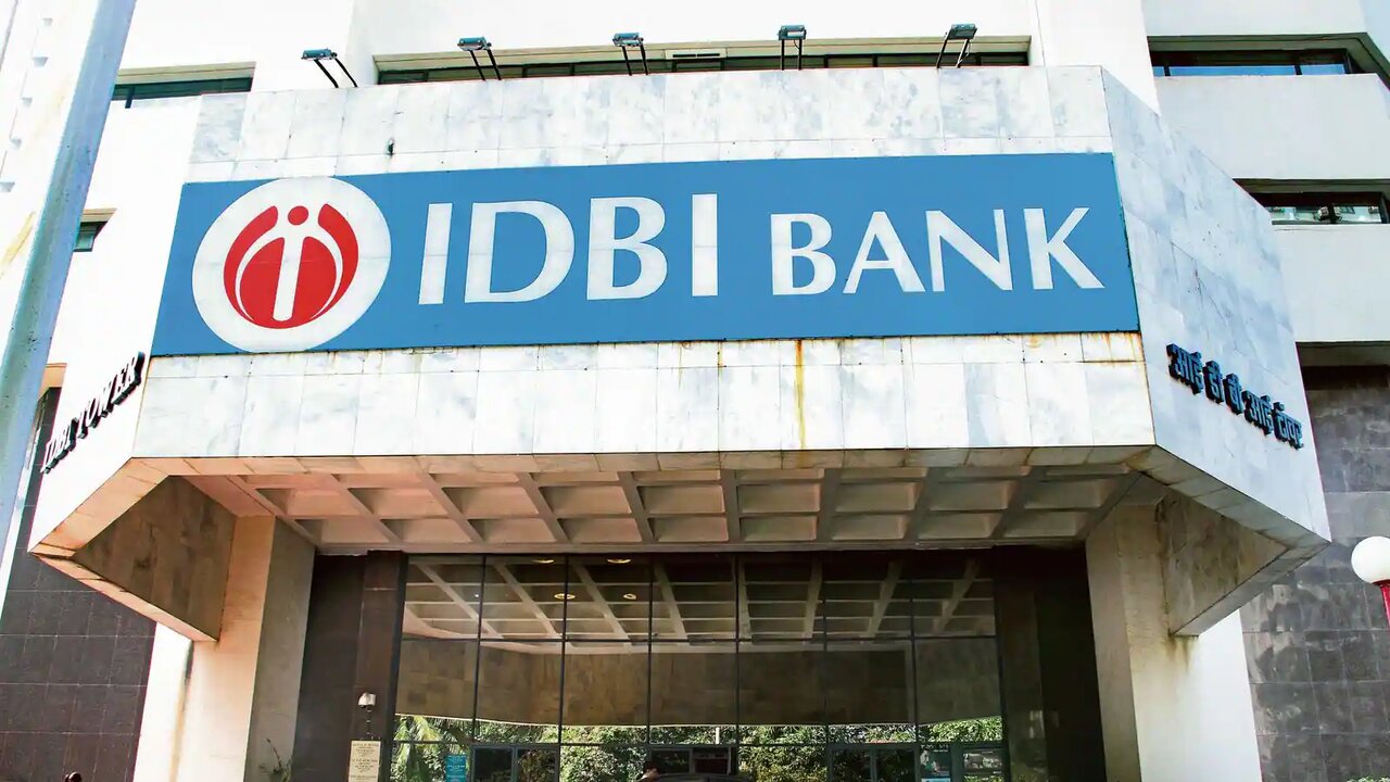 IDBI BANK : కేంద్రం విక్రయించబోయే బ్యాంకుకు వందలకోట్ల లాభాలు..!!