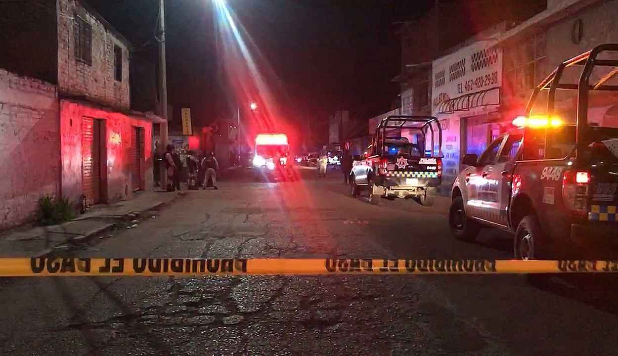 12 people kill in Mexico bar: మెక్సికో బార్‌లో కాల్పులు.. 12 మంది మృతి..!