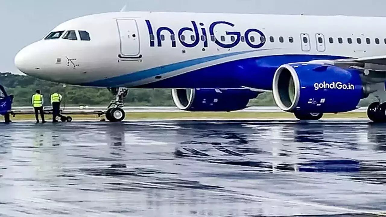 Indigo Flight: ఇండిగో విమానానికి తప్పిన పెను ప్రమాదం..!