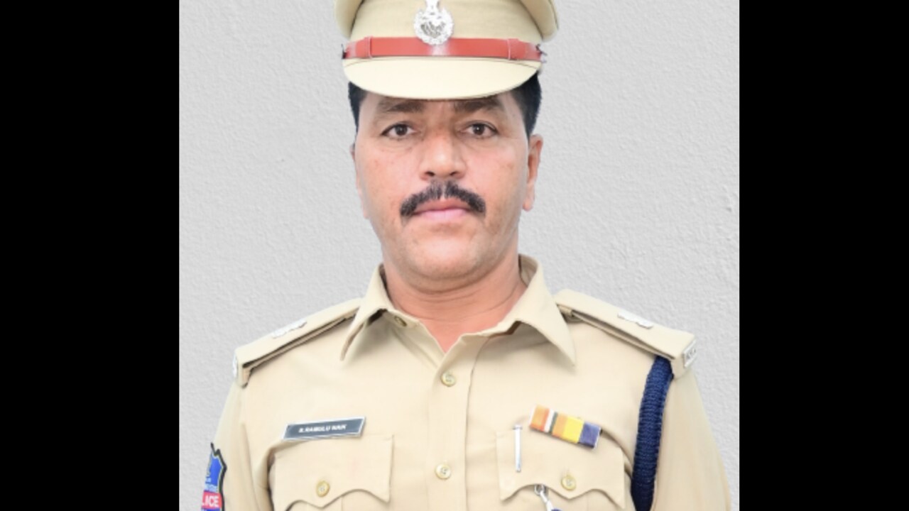 Telangana Cop: అడిషనల్ ఎస్పీ డీజీపీ ఆఫీస్‌కు అటాచ్