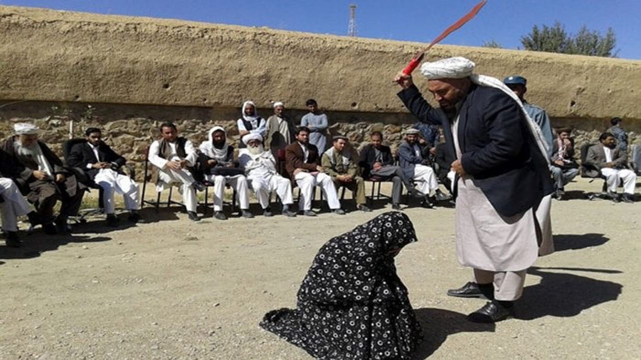 Taliban Bans: మహిళలపై మరో నిషేధం విధించిన తాలిబన్లు.. ఈసారి ఏంటంటే..?