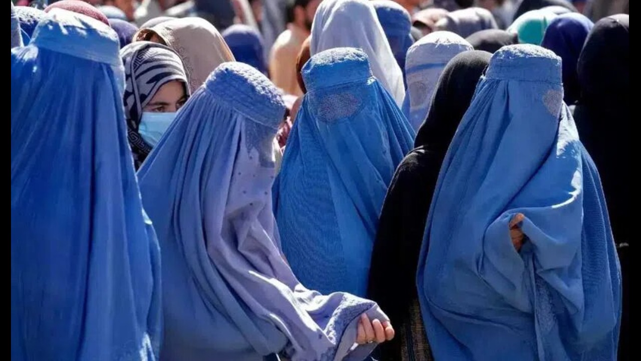 Afghanistan: అప్ఘనిస్థాన్‌ లో మరో కొత్త రూల్.. పార్కుల్లోకి మహిళలకు నో ఎంట్రీ..!