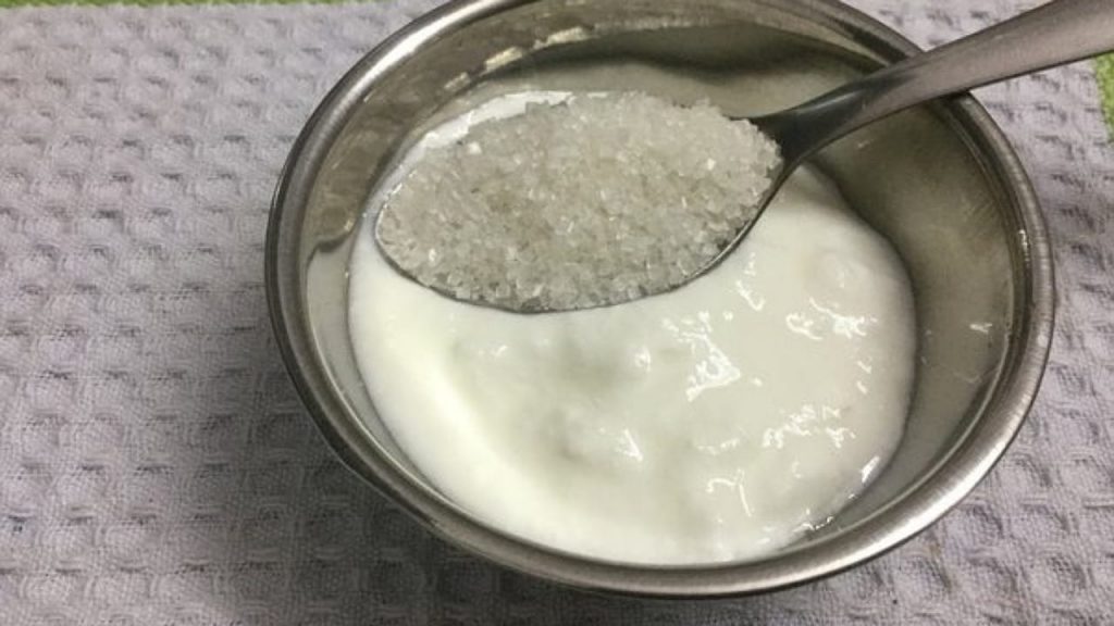Curd With Sugar