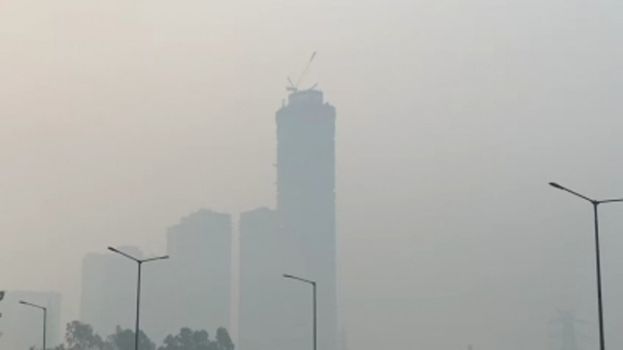 Delhi Polution: ఢిల్లీలో అత్యంత ప్రమాదకరంగా కాలుష్యం..స్కూల్స్, కాలేజీలకు సెలవు.?