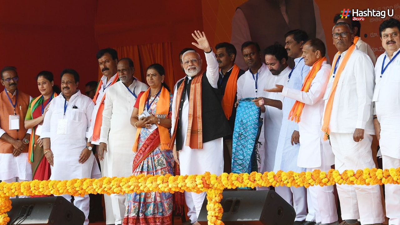 Modi Warns KCR: కేసీఆర్ పై మోడీ అటాక్.. అవినీతి, కుటుంబ పాలన అంటూ వ్యాఖ్యలు!