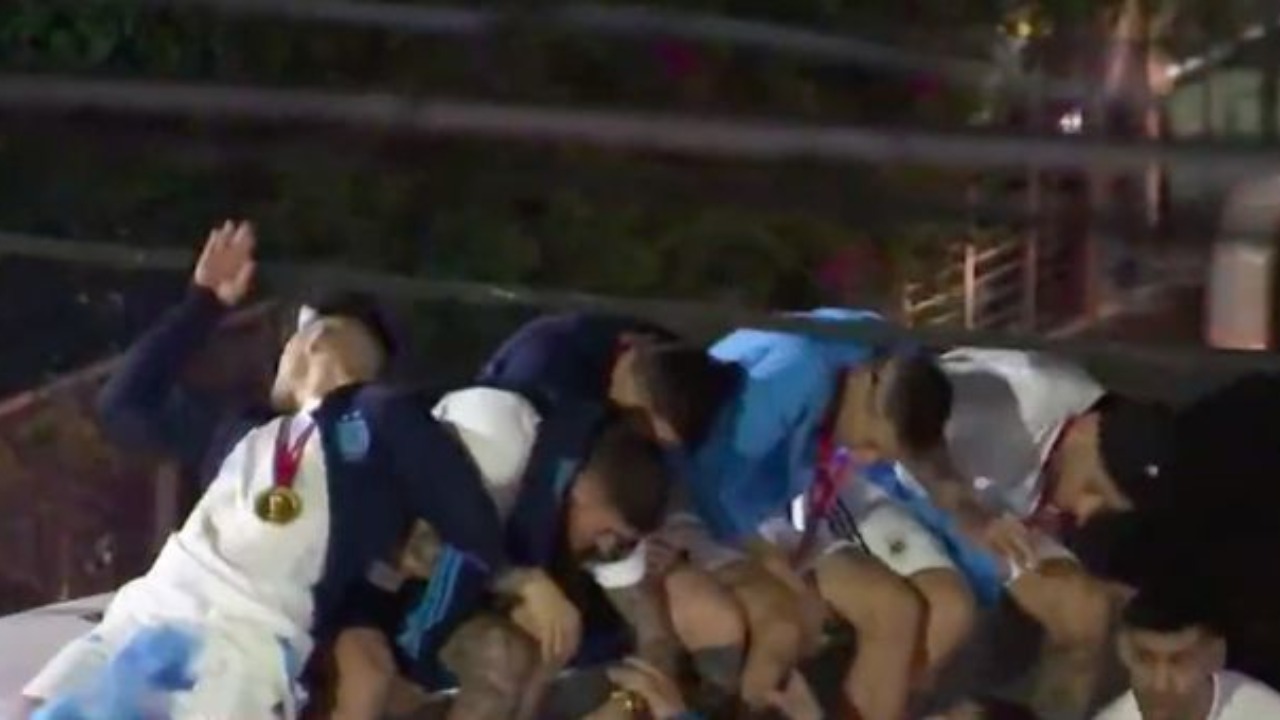 Argentina players: అర్జెంటీనా ఆటగాళ్లకు తప్పిన పెను ప్రమాదం