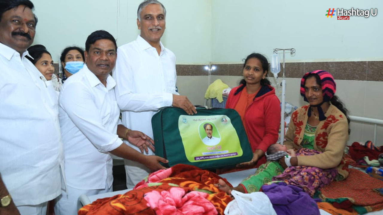 Harish Rao: ఆర్మూర్ ఆసుపత్రిలో మంత్రి హరీష్ రావు ఆకస్మిక తనిఖీ