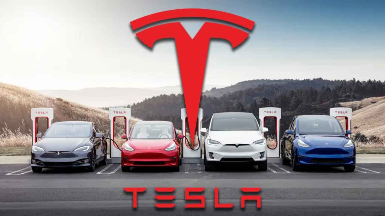 Tesla reports record: వాహ‌న అమ్మ‌కాల్లో టెస్లా రికార్డు.. 2022లో 13 ల‌క్ష‌ల వాహ‌నాల అమ్మ‌కాలు