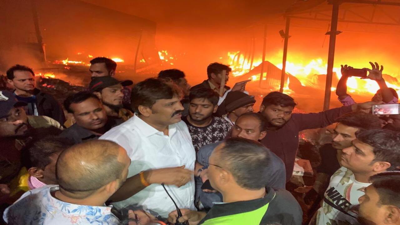 Fire Accident : హైద‌రాబాద్‌లో మ‌రో అగ్నిప్ర‌మాదం.. నాంప‌ల్లి ఎగ్జిబిష‌న్ గ్రౌండ్‌లో.. ?