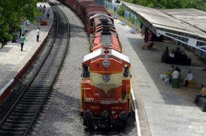 Indian Railways: ఎలాంటి ఛార్జీలు లేకుండా రైల్వే టికెట్లను వేరే తేదీ, సమయానికి ఇలా మార్చుకోండి!