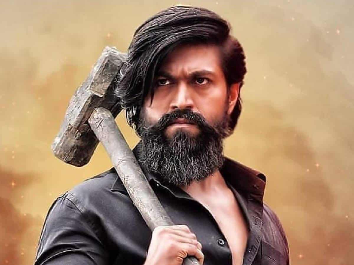 Yash: యశ్ ఇంటి ముందు భారీ క్యూలలో జనాలు.. ఎందుకోసం అంటే?