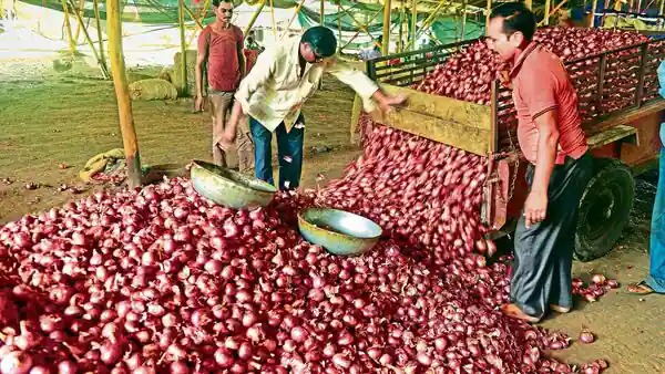 Onion Battle : రైతుల ధీన‌గాధ‌!పాకిస్తాన్ లో రూ. 250లు,ఇండియాలో రూ. 1లు