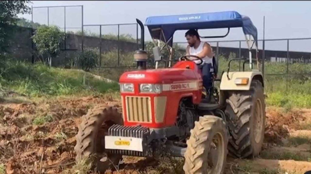 ms dhoni driving